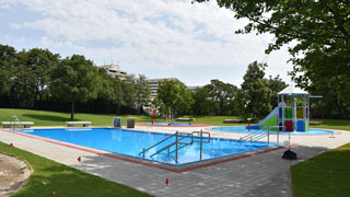2 Kinderbecken und Spielmglichkeiten